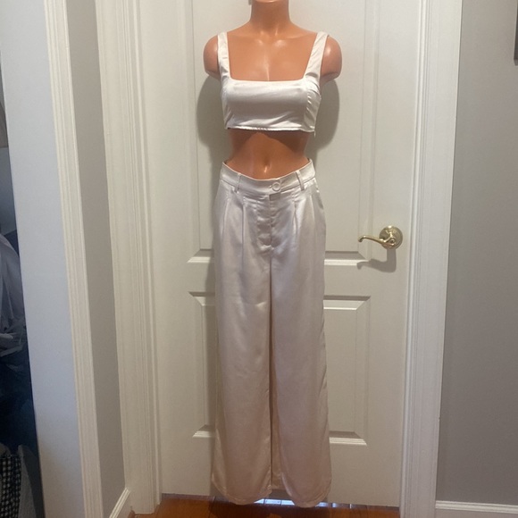 PRINCESS POLLY Huxley 2p Ivory Satin Crop Tank & Pleated Wide Leg Pants Sz 4 $85 - Picture 3 of 13